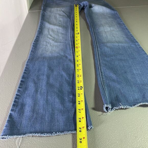 CELLO Jeans Pull On Low Rise Flared Distressed Frayed Hem Light Wash Womens M - Picture 5 of 10